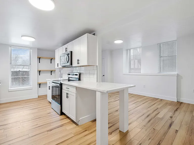796 Hazelwood Avenue — Photo 8
