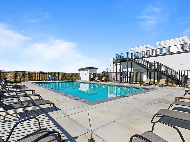 Columbia River Walk Apartments — Photo 36
