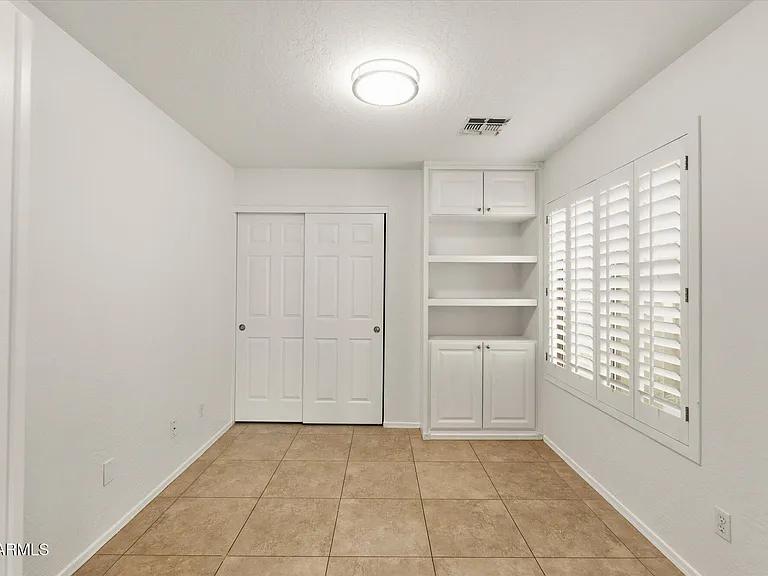 2212 E Vista Bonita Dr — Photo 18