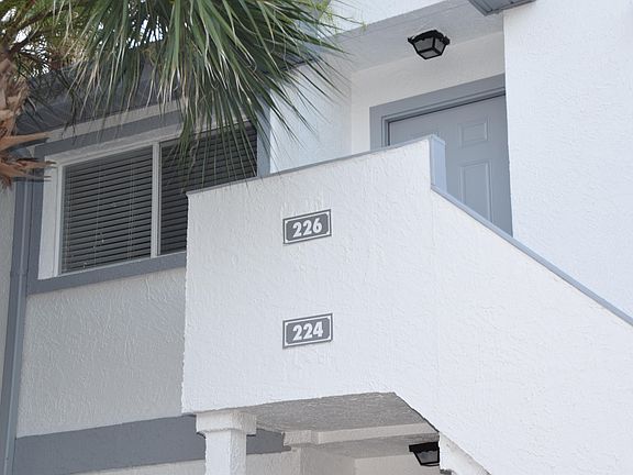 2nd image of 226 Beach Park Ln #226
