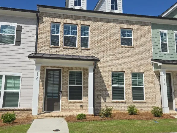 5525 Leyland Dr, Flowery Branch, GA 30542