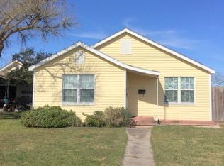 711 E Main St, Bishop, TX 78343