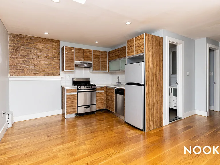 298 Gates Ave #4 — Photo 1