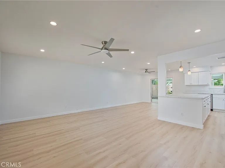 10533 Hillview Ave — Photo 5