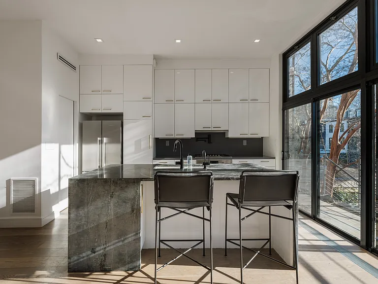 230 Bergen St #1 — Photo 17