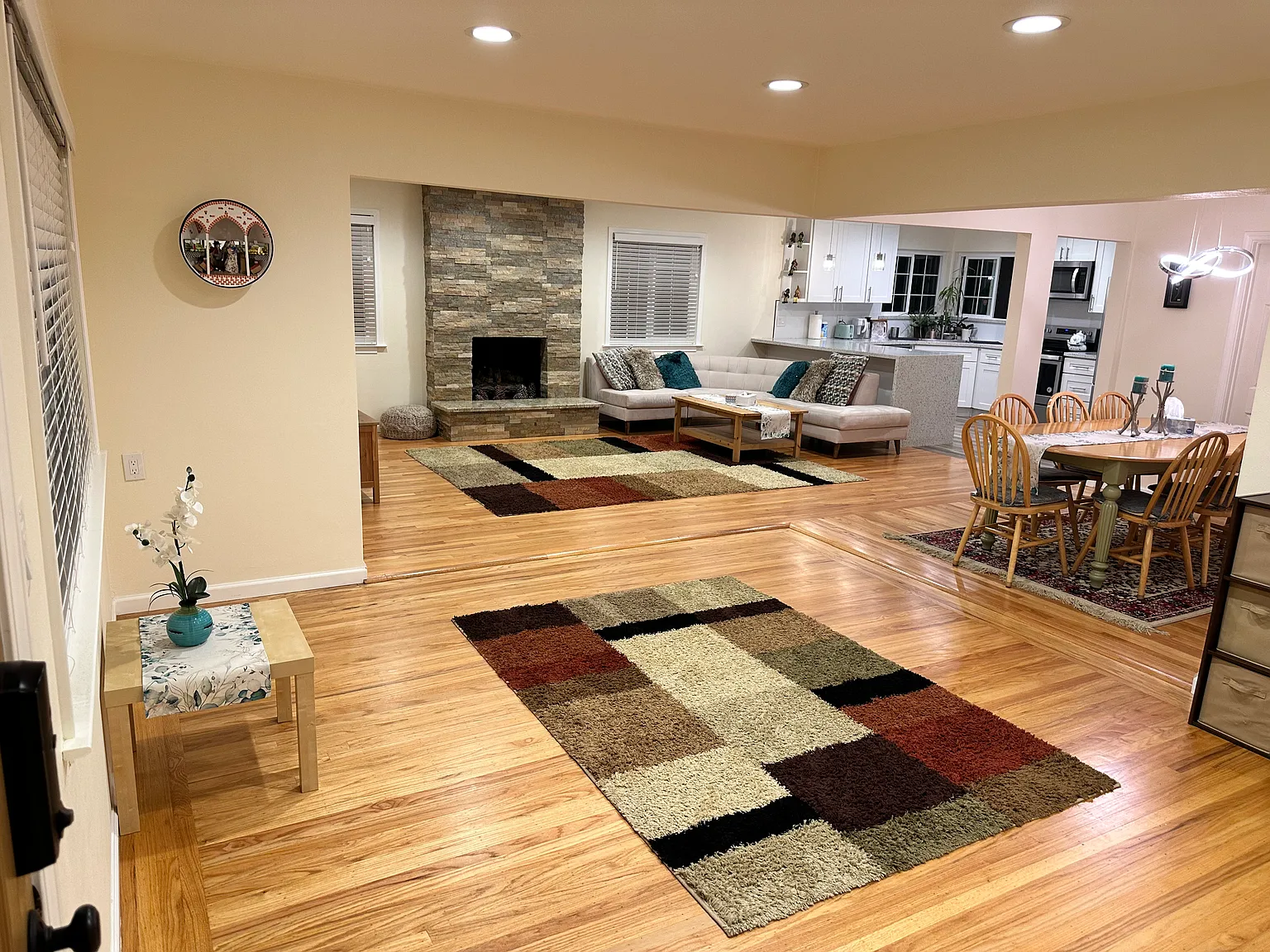 2 bed, 1.5 bath, 1200 sqft, $3,450 — Photo 1