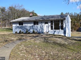 1 Tuscany Rd, Aston, PA 19014