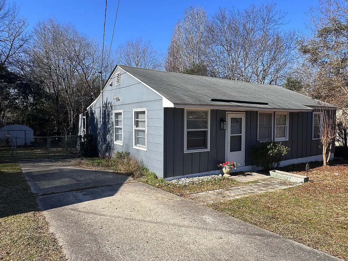 Building Photo - 3823 Saint Charles Pl