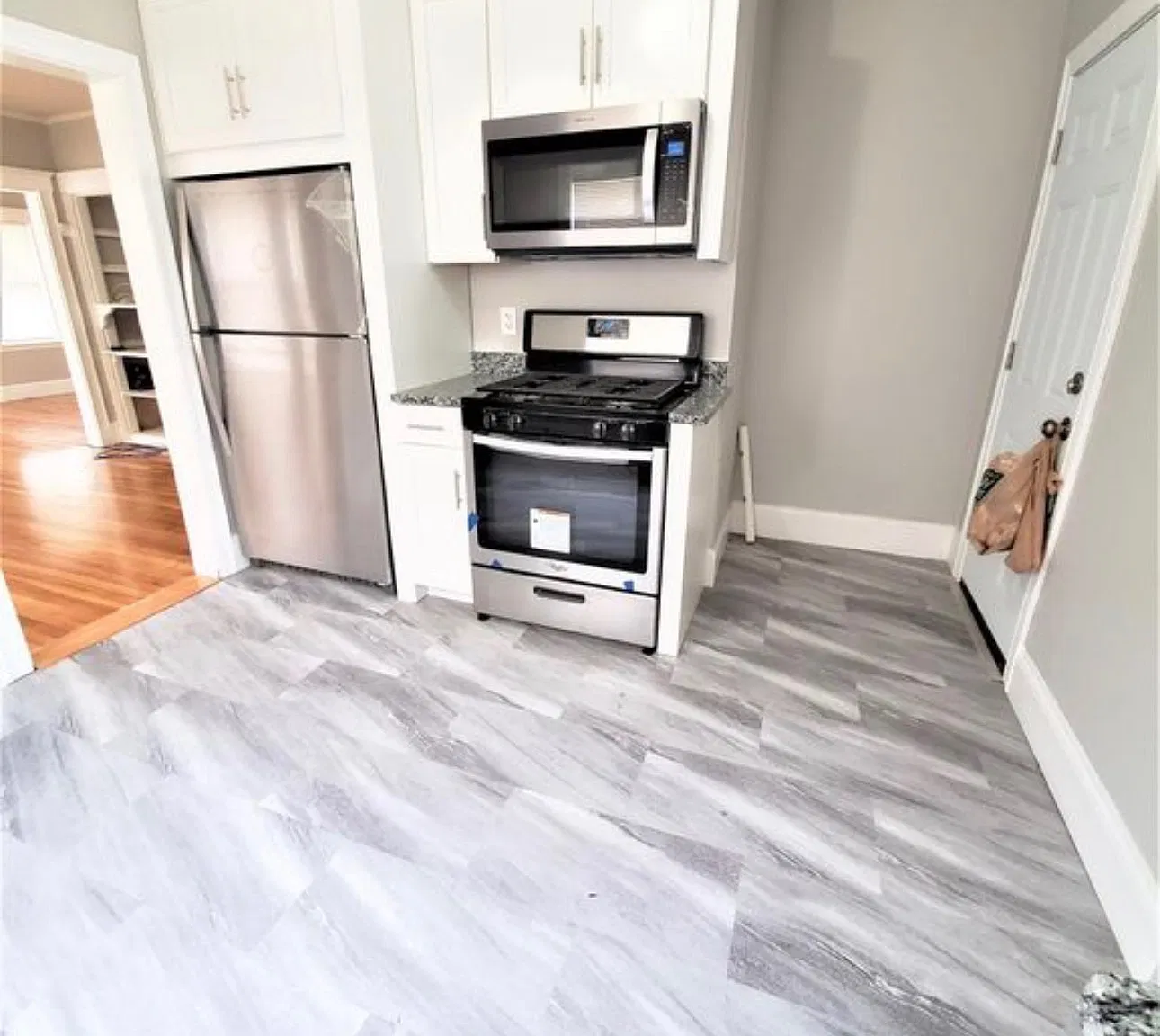2 bed, 1022 sqft, $2,350 — Photo 2