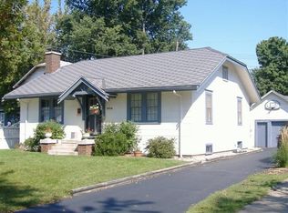 904 S Wabash Ave, Urbana, IL 61801