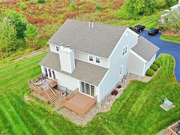 2nd image of 215 Pineview Dr NE