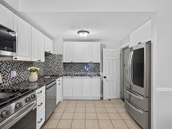 3rd image of 24 Mague Ave Unit 24