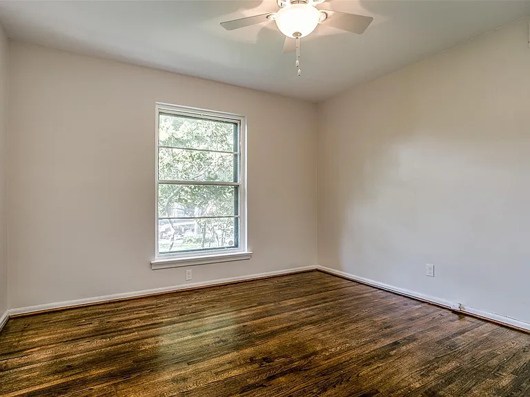 3133 San Paula Ave — Photo 12