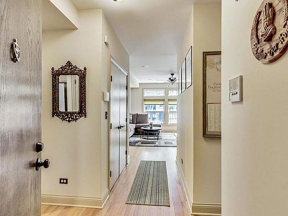 4th image of 1542 W Sherwin Ave APT 1S