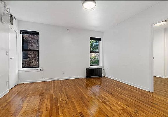 5th image of 205 Allen St APT 15
