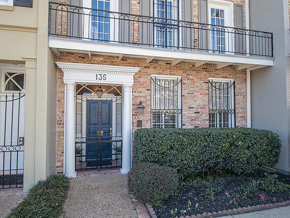 3rd image of 135 Reynoir St #2