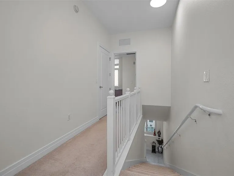 331 Cleveland St #310 — Photo 21