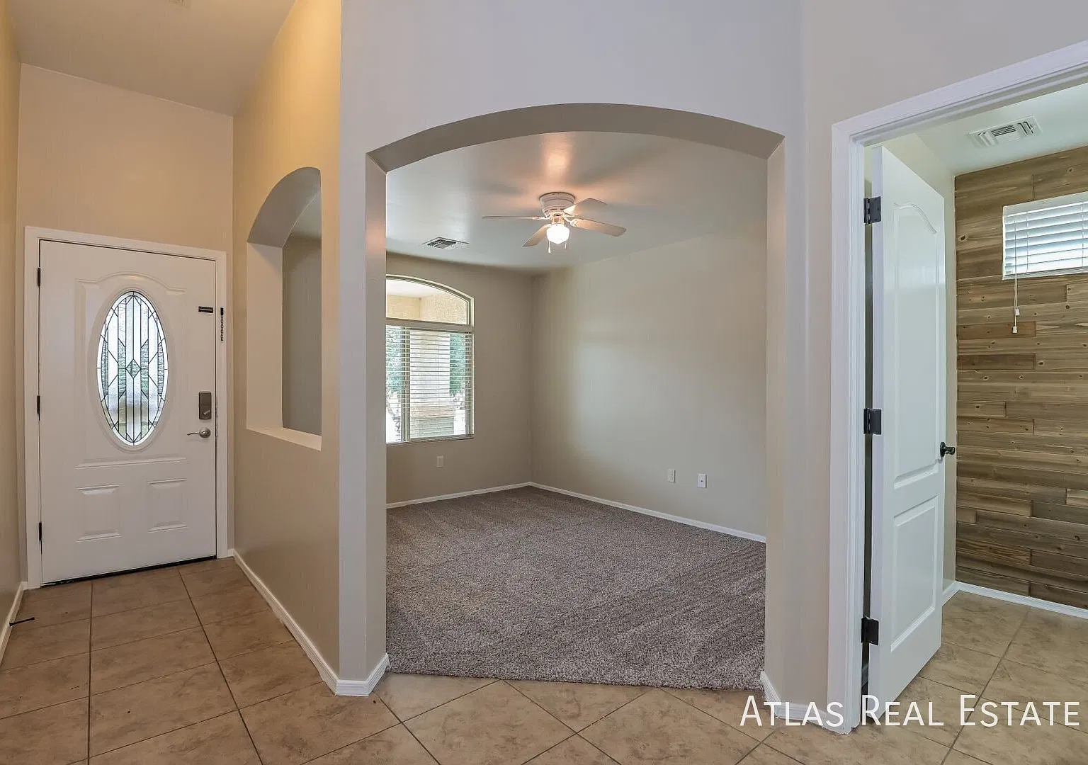 Captivating 4 Bed/2.5 Bath in Southwest Tucson! — Photo 2