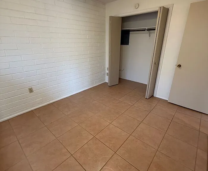 2550 N Park Ave — Photo 10
