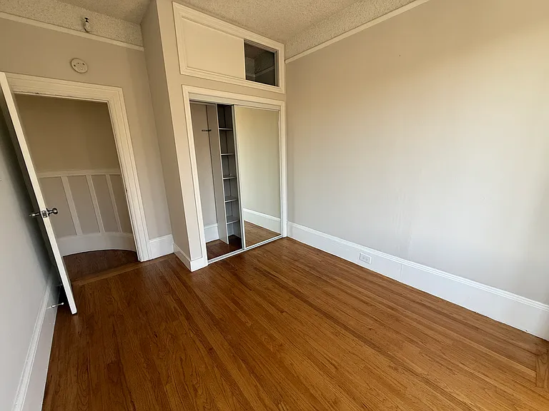 1916 Lombard St — Photo 2