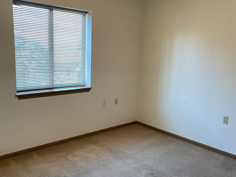 325 E College St #1611 — Photo 6