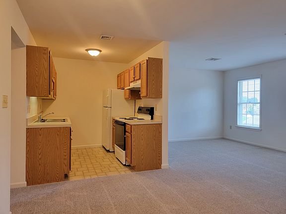 5th image of 420 W Cherry Dr APT C