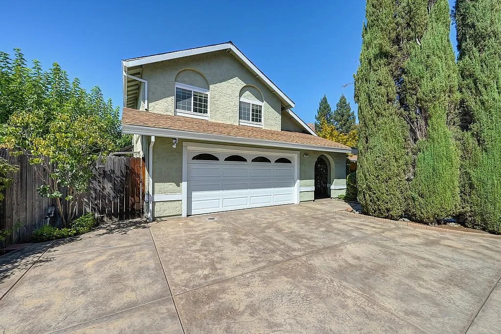 2204 Athens River Ct photo 1