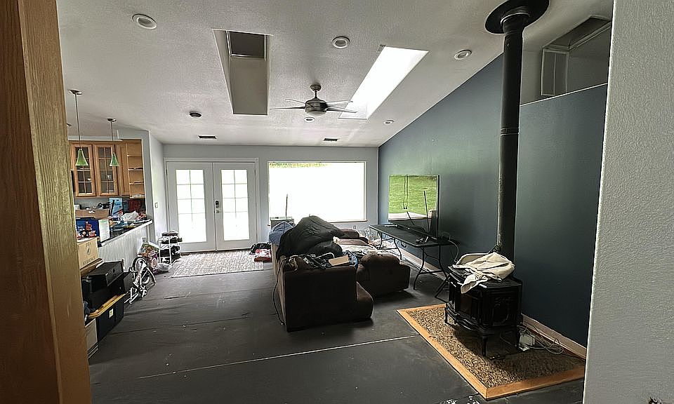 1st image of 2299 Glendale Dr