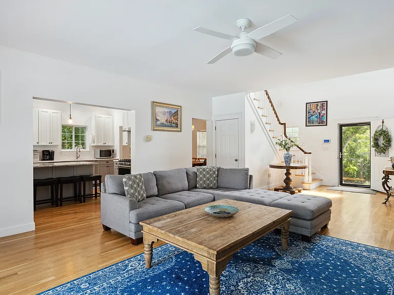 199 Shinnecock Hills Rd — Photo 10