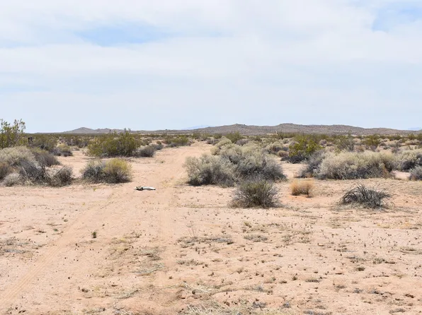 N 225th St E #E, Lancaster, CA 93535