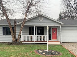 6412 Sunset Dr, Godfrey, IL 62035