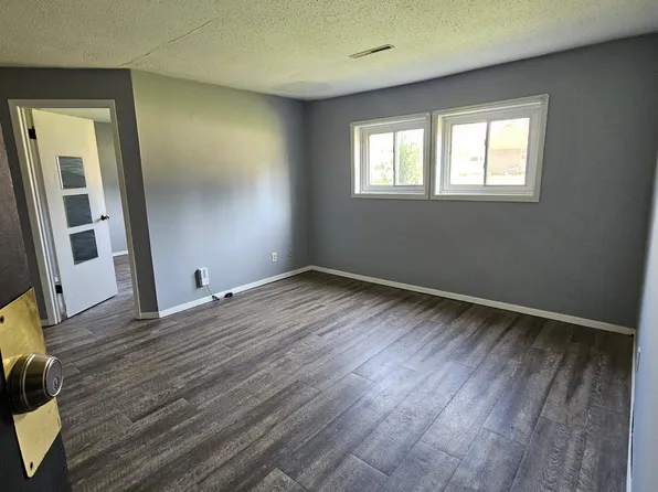 2330 E Locust St APT 204, Davenport, IA 52803