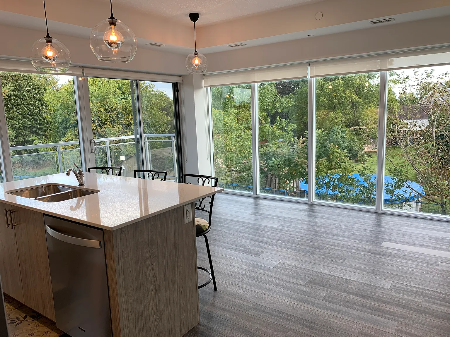 2 bed, 861 sqft, $2,500 — Photo 2