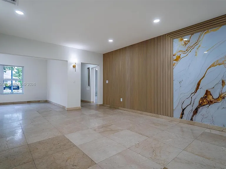 1710 Cleveland Rd — Photo 5