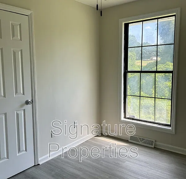 412 Virginia St — Photo 13