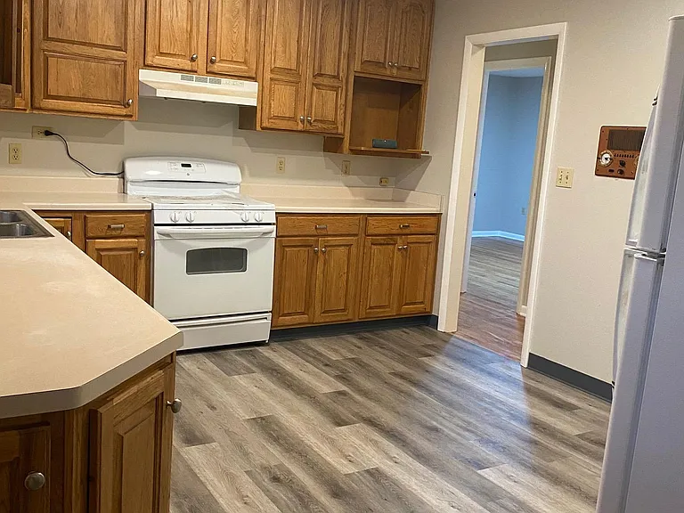 3360 Fair Oaks Dr — Photo 5