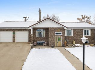 1301 Hilltop Cir, Belle Fourche, SD 57717