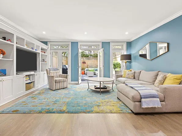 932 President St APT 1A, Brooklyn, NY 11215