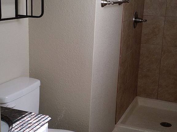 1600 N Arrowhead-Bathroom 2