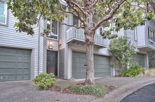 2nd image of 652 Clarendon Ave