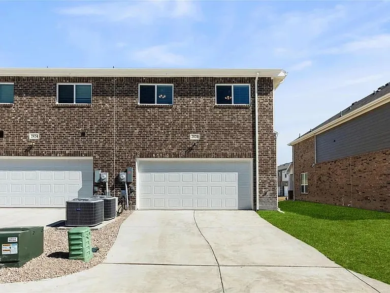 2820 Percheron Dr — Photo 26