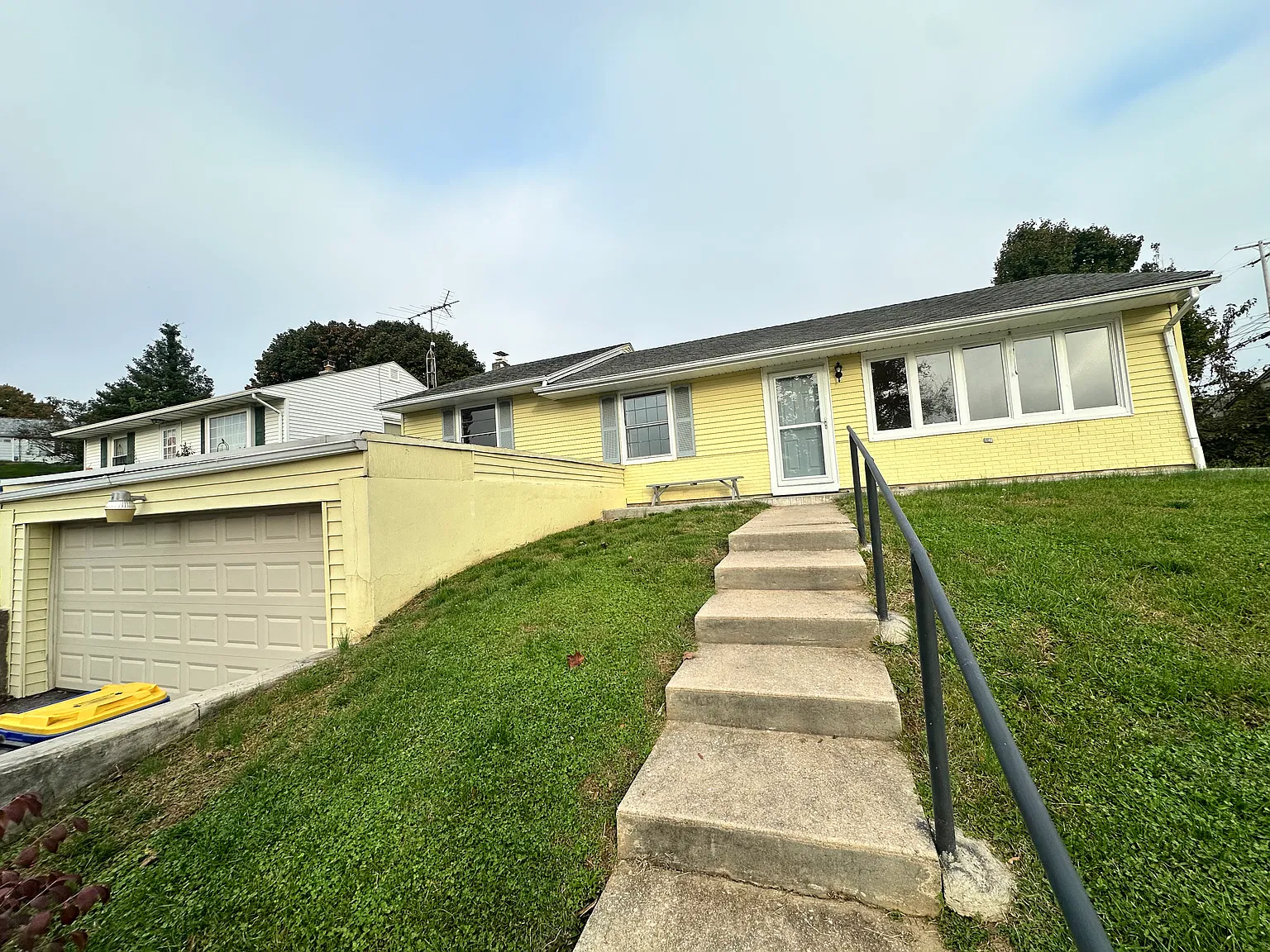 3 bed, 1132 sqft, $1,700 — Photo 1