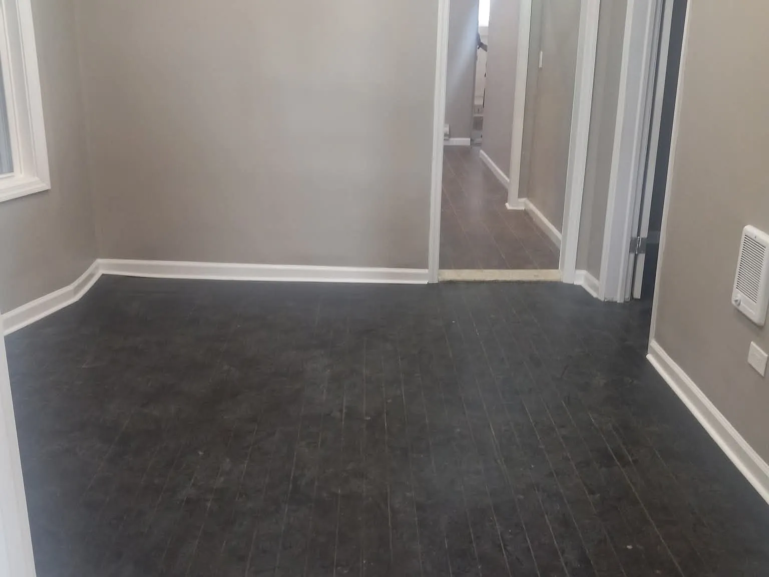 3 bed, 1050 sqft, $2,100 — Photo 3