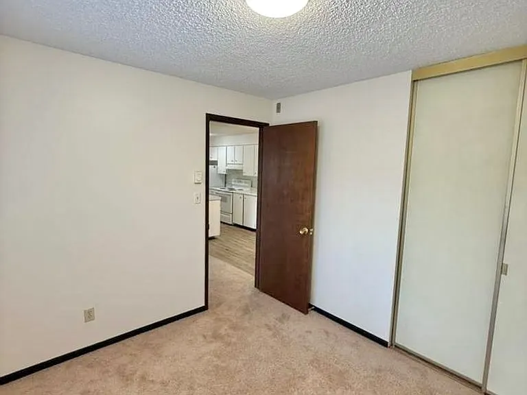 18524 Tm Jd Gisz Llc — Photo 15