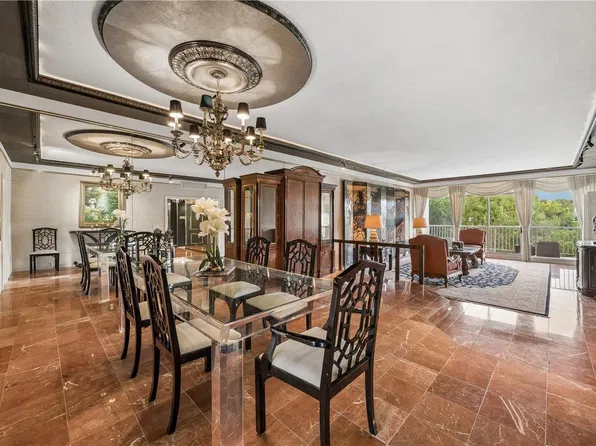 121 N Post Oak Ln APT 505, Houston, TX 77024