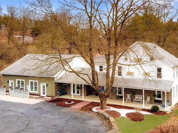 2307 Cove Rd, Fogelsville, PA 18051