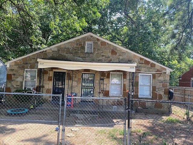 1st image of 3255 Macon Rd
