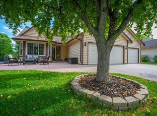 9415 Parkside Ct, Champlin, MN 55316