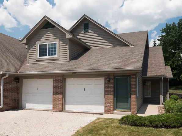 18600 Brookfield Lake Dr, Brookfield, WI 53045