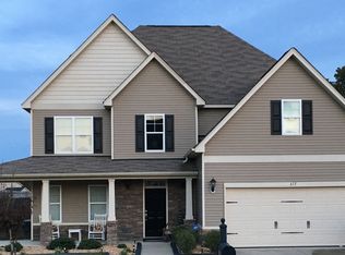 615 Highgrove Dr, Spring Lake, NC 28390
